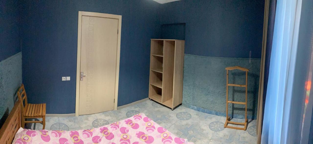 Guest House Barbi Batumi Esterno foto