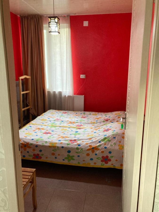 Guest House Barbi Batumi Esterno foto