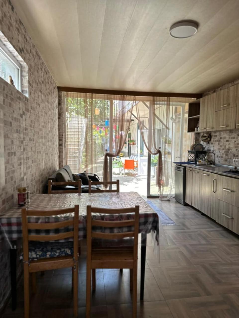 Guest House Barbi Batumi Esterno foto