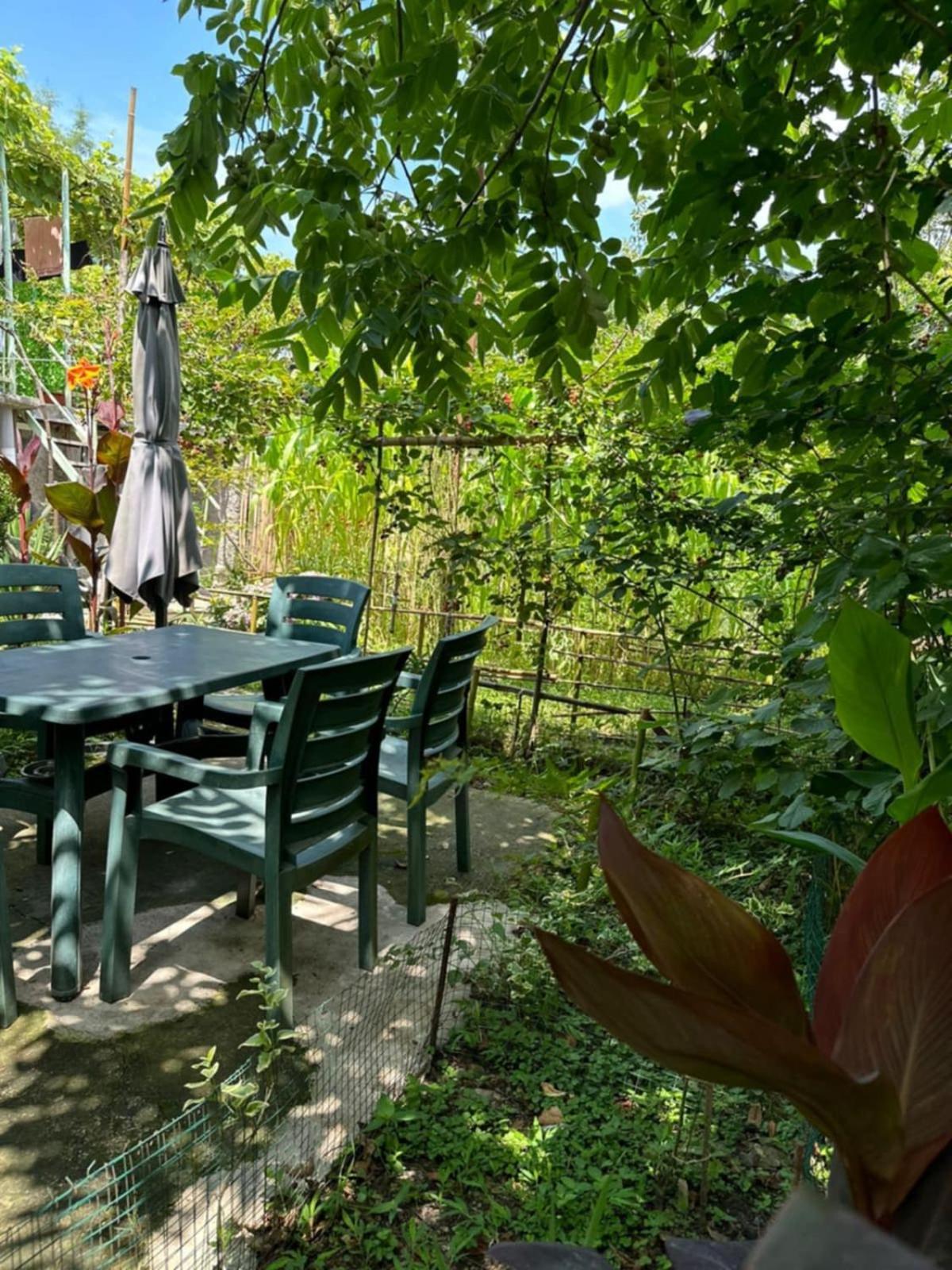 Guest House Barbi Batumi Esterno foto