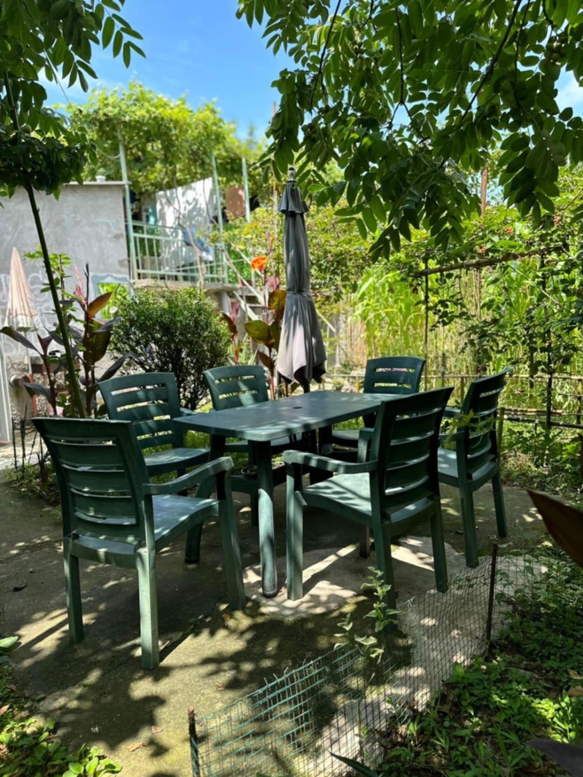 Guest House Barbi Batumi Esterno foto