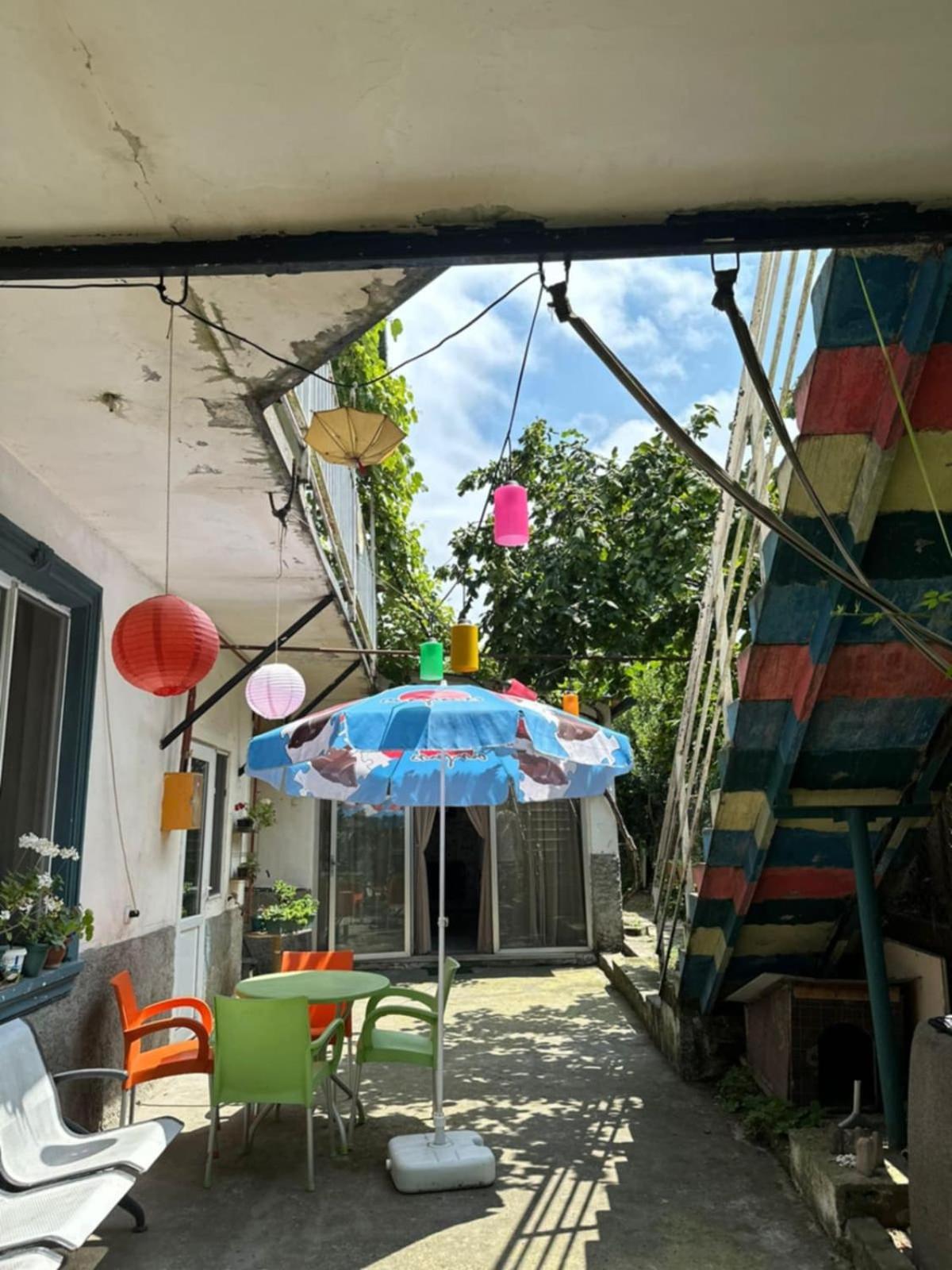 Guest House Barbi Batumi Esterno foto