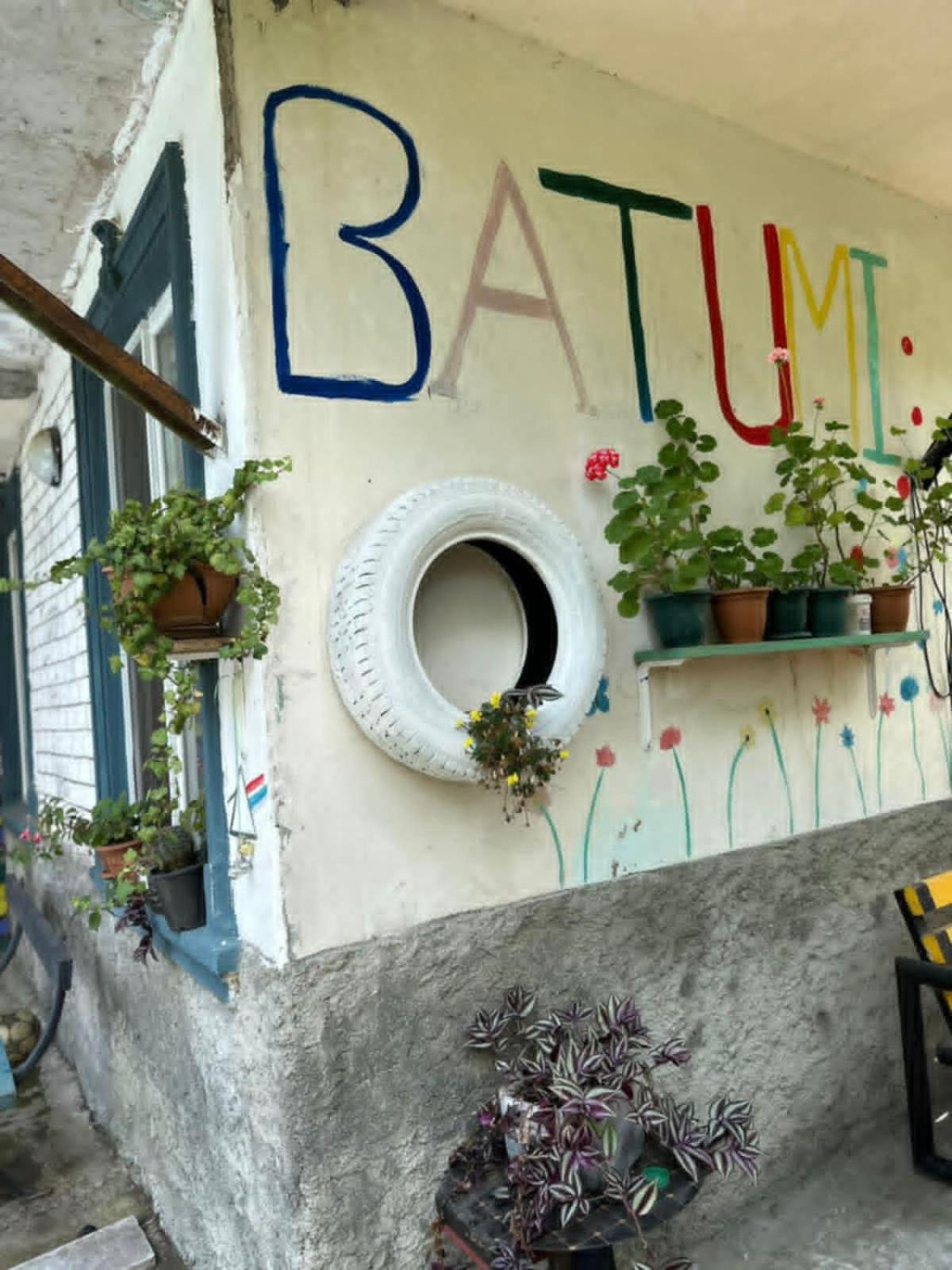 Guest House Barbi Batumi Esterno foto