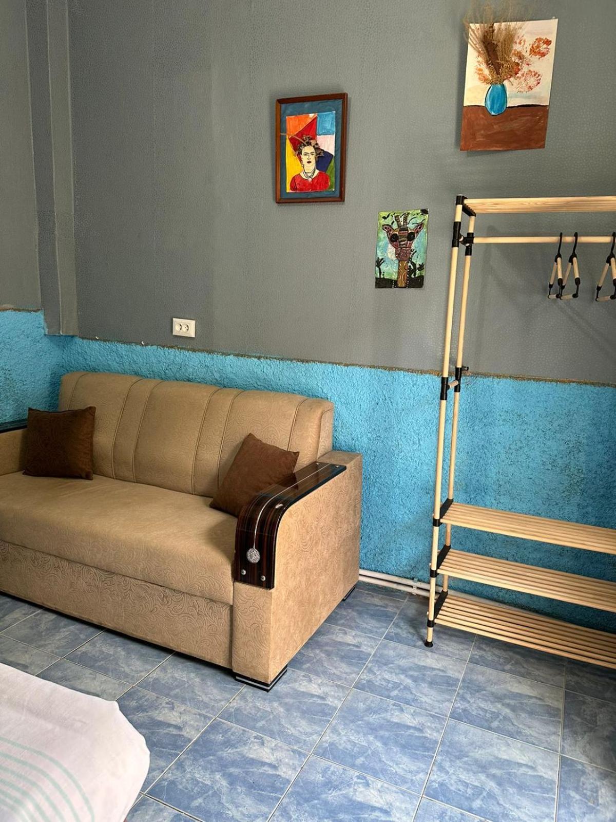 Guest House Barbi Batumi Esterno foto