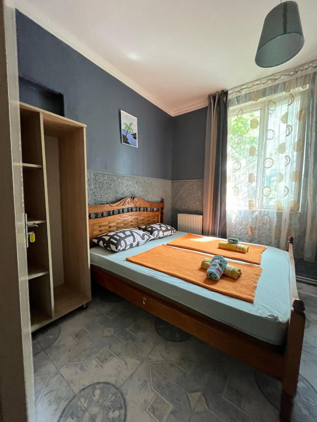 Guest House Barbi Batumi Esterno foto