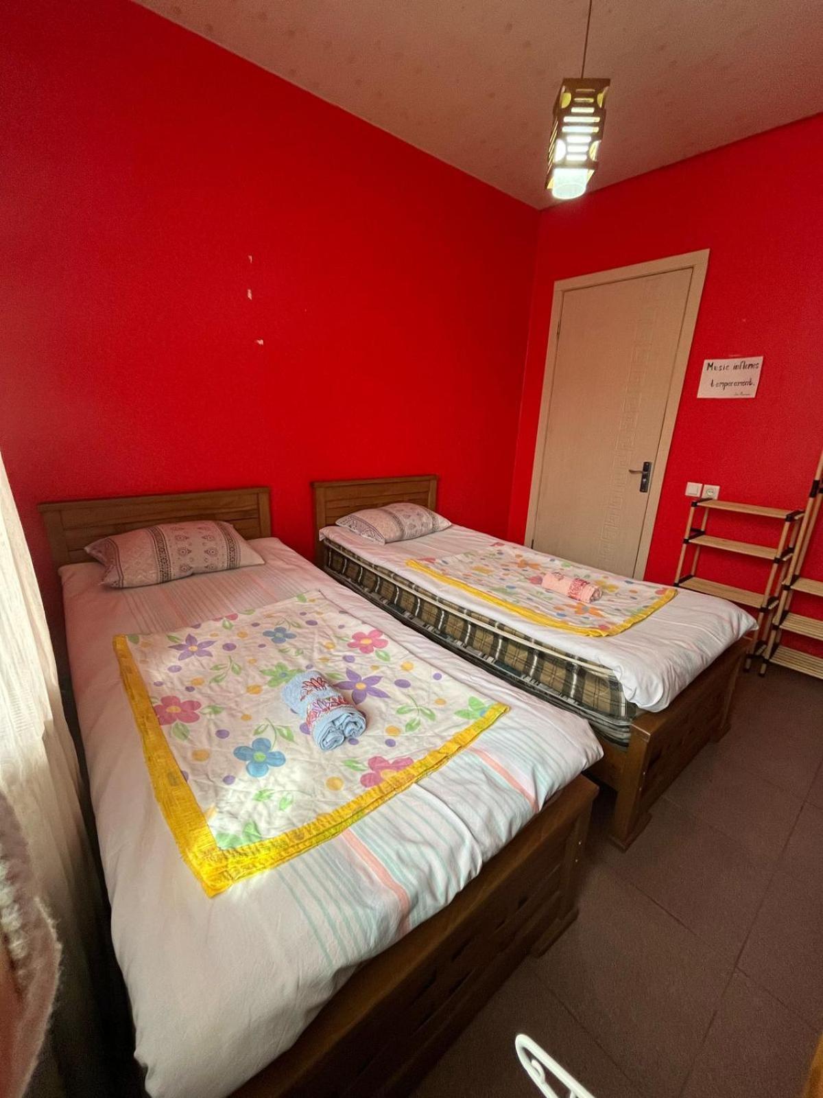 Guest House Barbi Batumi Esterno foto